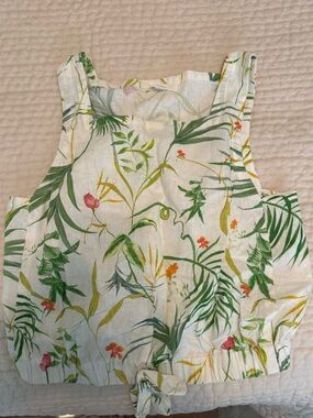 a loves a Floral Linen-Blend Top in White & Green